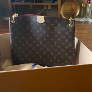 Louis Vuitton, Graceful PM MMG PIVOINE